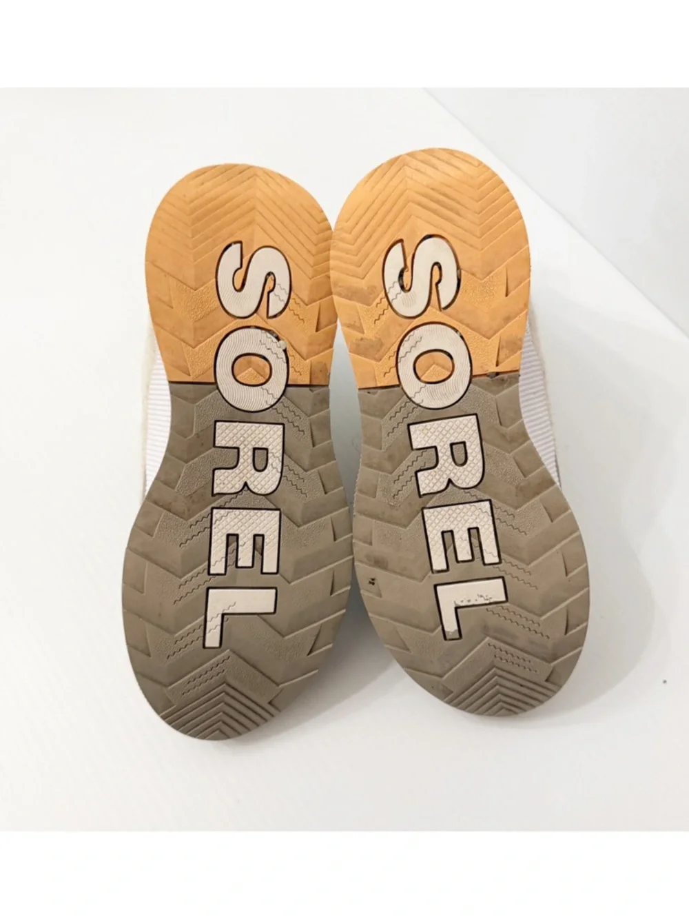 Sorel Out N About III Classic Leather Boot In Dove Peach - 7